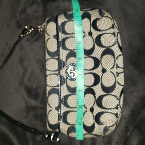 Coach wristlet - Picture 7 of 9